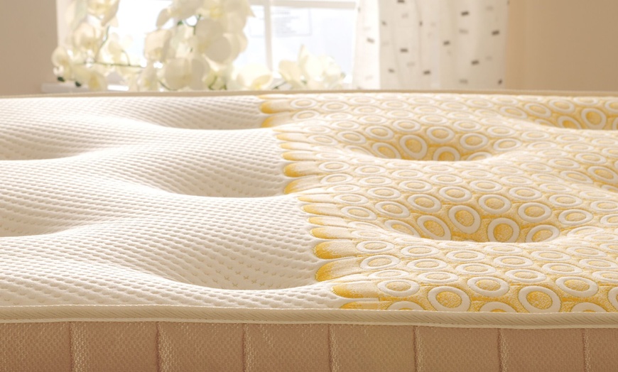 Image 5: Brooklyn Memory Foam and Pocket Sprung Mattress