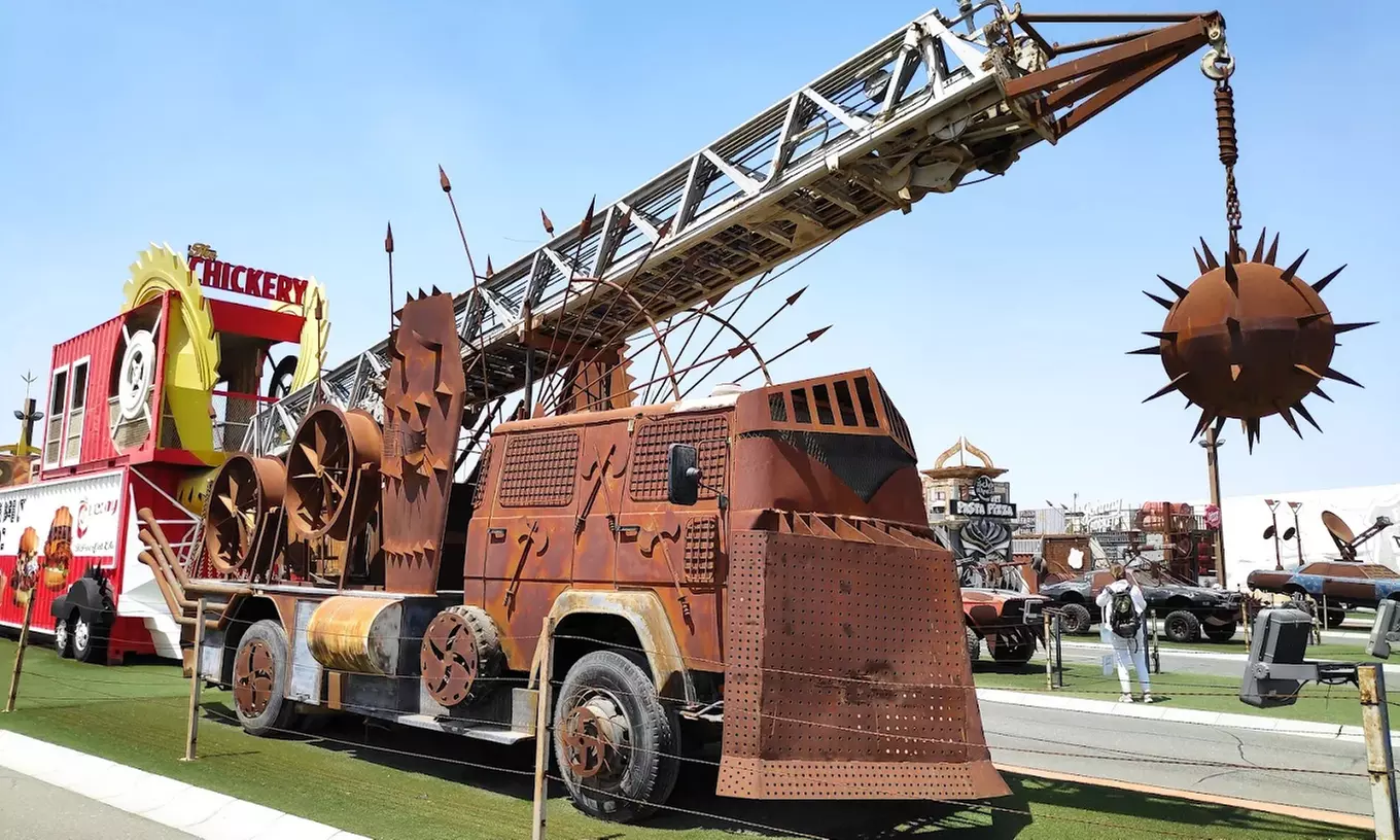 Indoor Axe Throwing at Action Park Dubai – For 1 or 2, 25 or 50 Throws