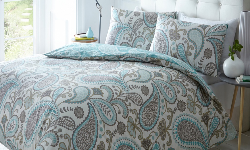 Image 6: Paisley Floral Reversible Polycotton Paisley Duvet Set with Pillowcase