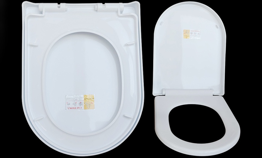 Image 2: Soft-Close D-Shaped Toilet Seat