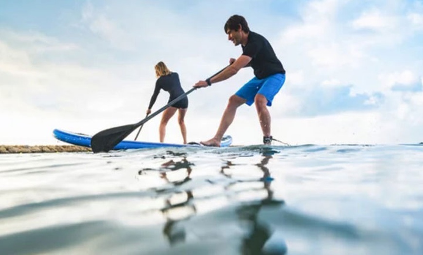 Image 1: ¡Descubre la emoción del mar con clases de Paddle Surf y Bodyboard!