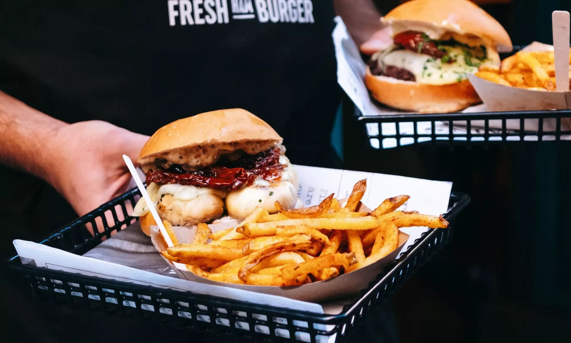 Hamburguesas y entrantes para 2 o 4 personas