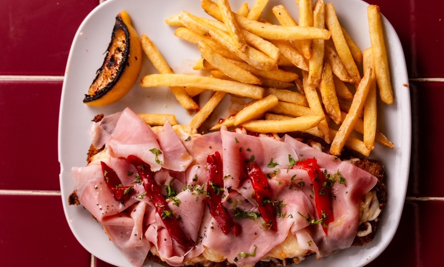 Image 9: Menú de milanesas argentinas para 2 personas con opción a take away