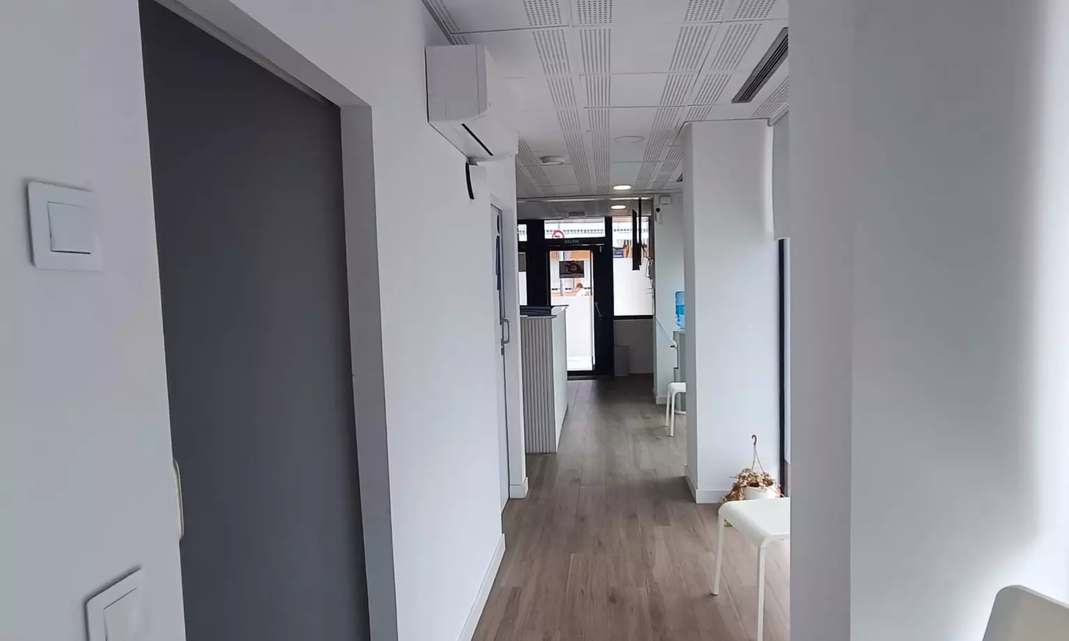 Limpieza bucal con ultrasonidos con opción a curetaje de 1 o 2 arcadas