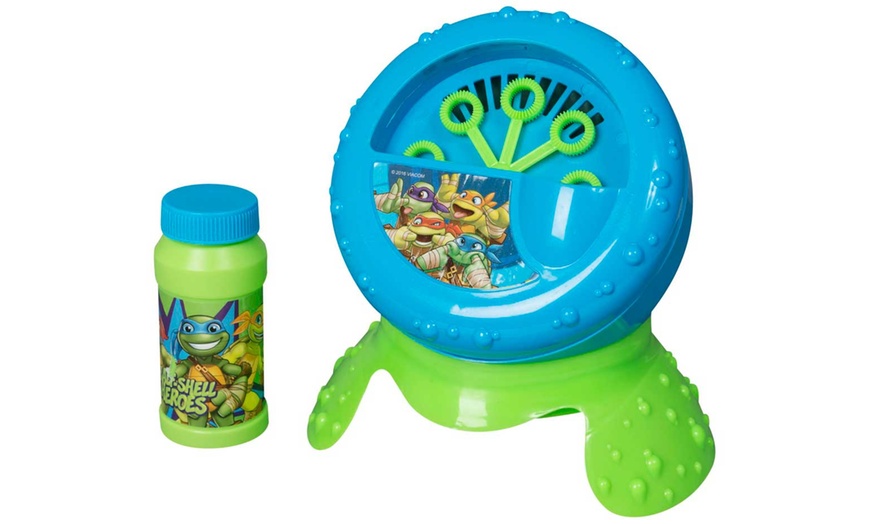 Image 17: Character-Themed Bubble Blower 