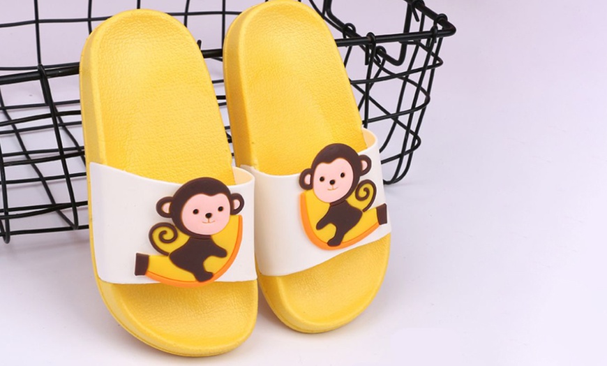 Image 10: Unisex Cartoon Children Slippers
