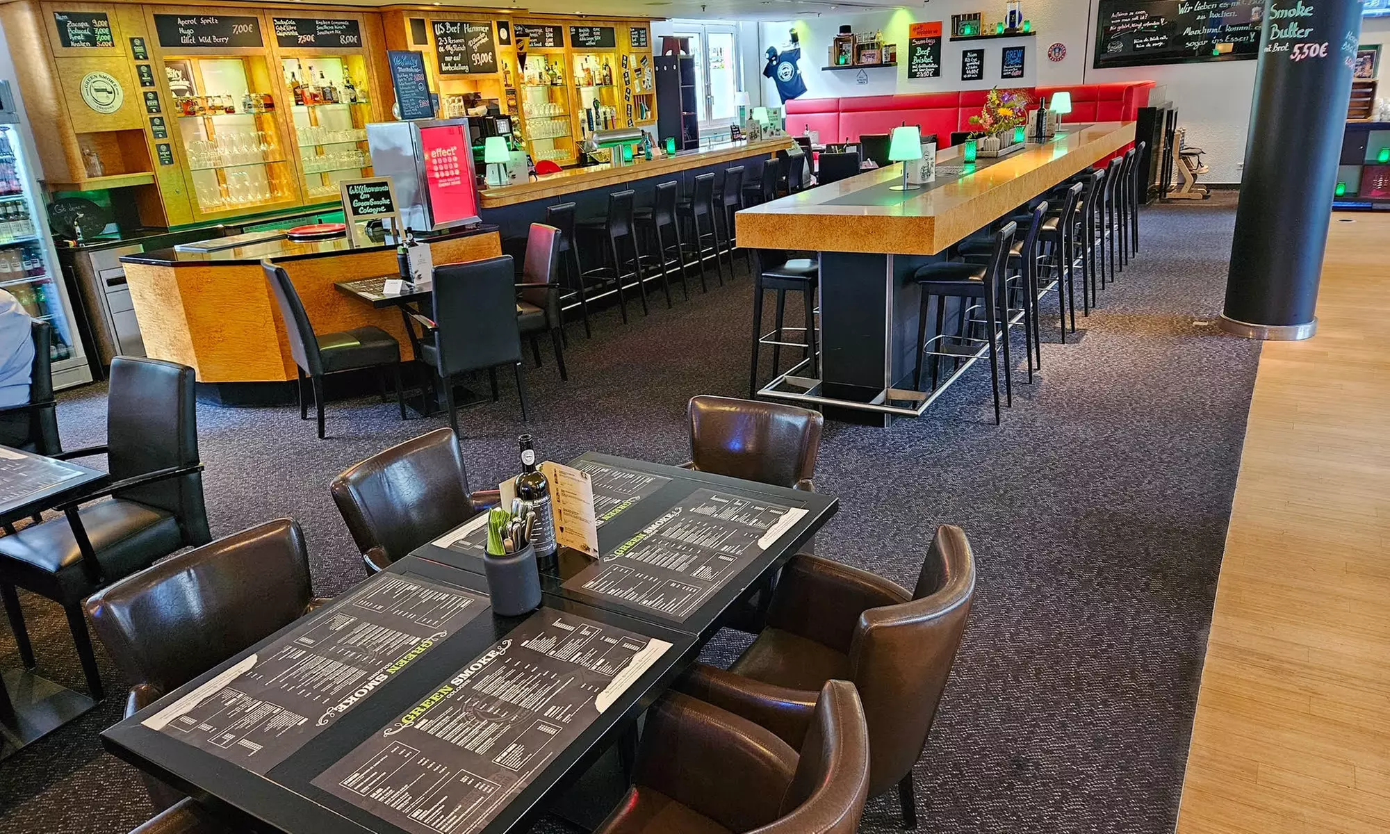 Burger o. Salatgericht nach Wahl inkl. Beilage für 1, 2 o. 4 Personen