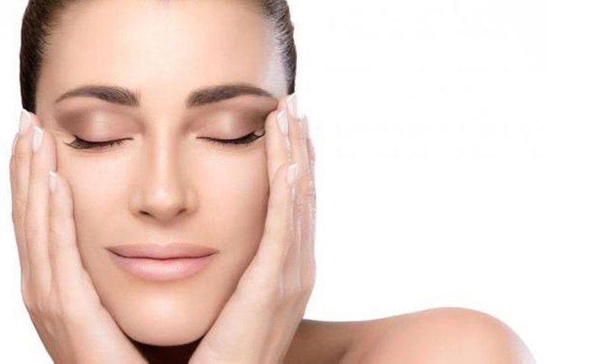 Image 2: Tratamiento de 10 hilos tensores en Cemei Clínica Estética