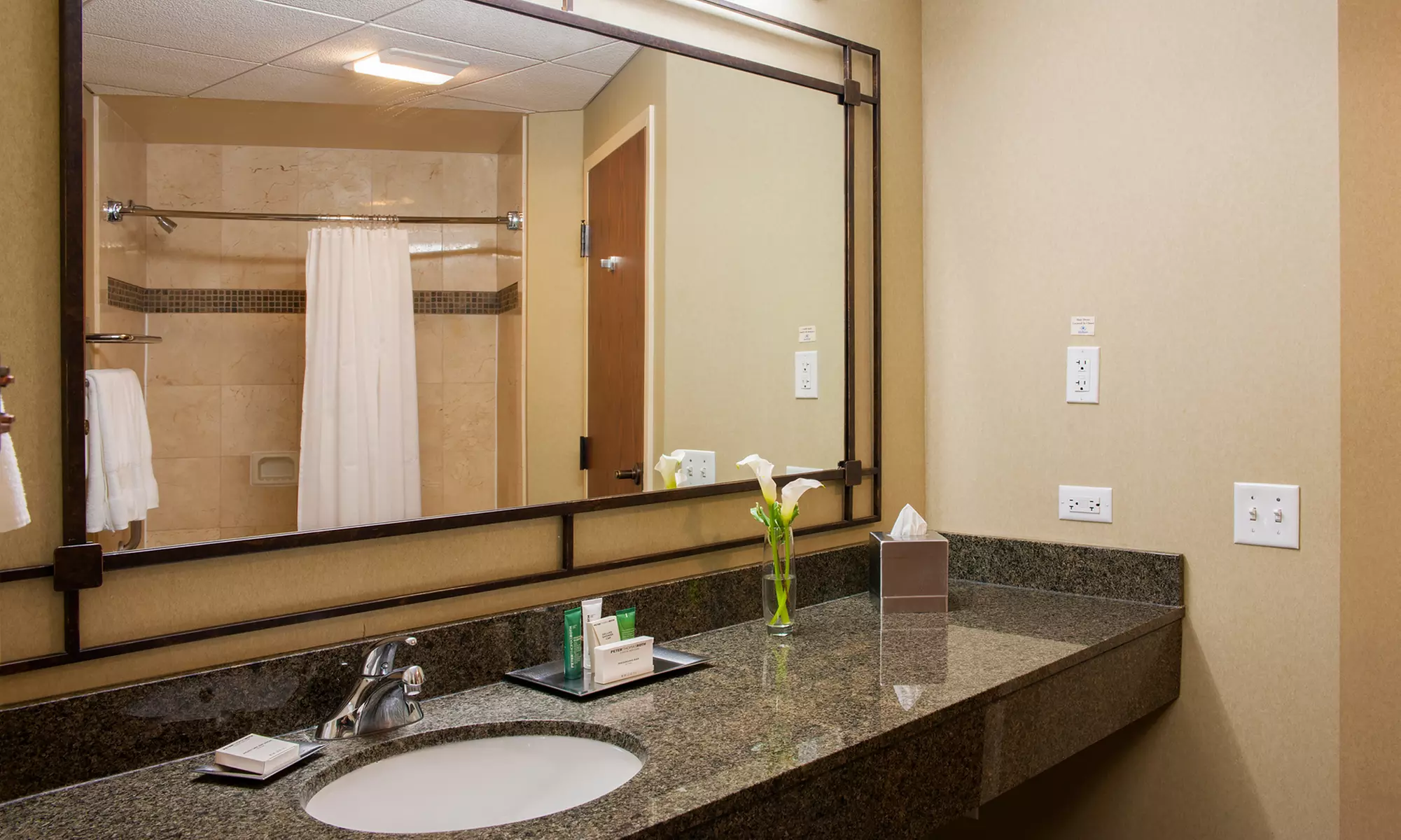 Stay at Indian Lakes Hotel in Bloomingdale, IL. Dates into September. - Second Medium