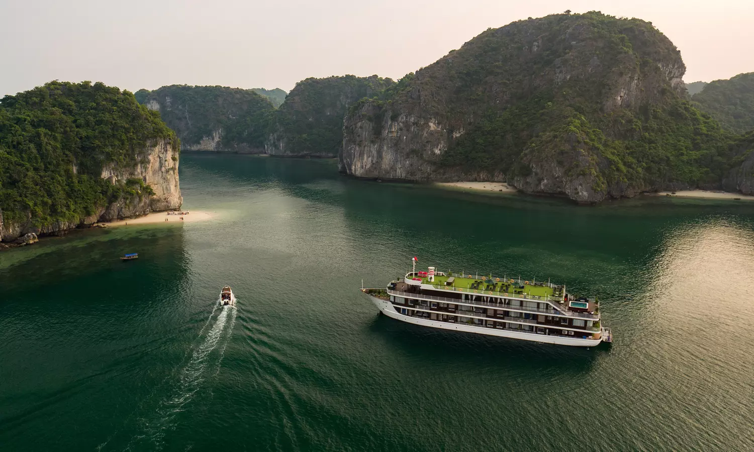 Northern Vietnam: 5 Days Guided Tour with Transportation & Water