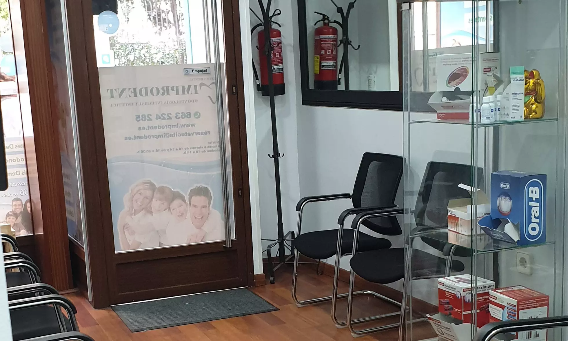 Sesiones de blanqueamiento LED con limpieza bucal y fluorización