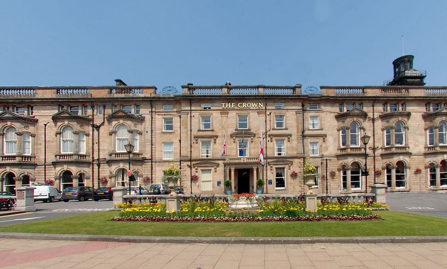 Image 3: Harrogate: Stay for 2 with Breakfast & Dinner