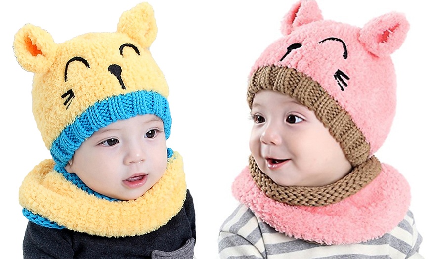 Image 10: Baby Bear Beanie and Scarf Set