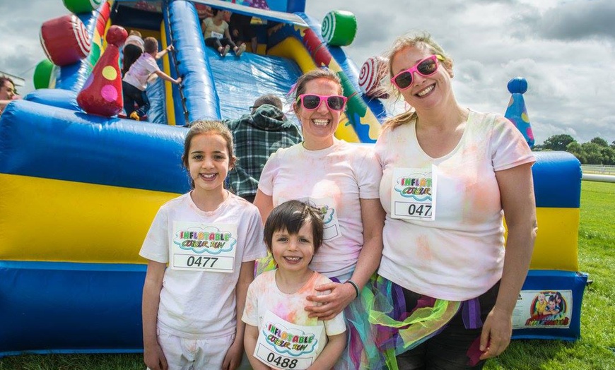 Image 9: Inflatable Colour Run