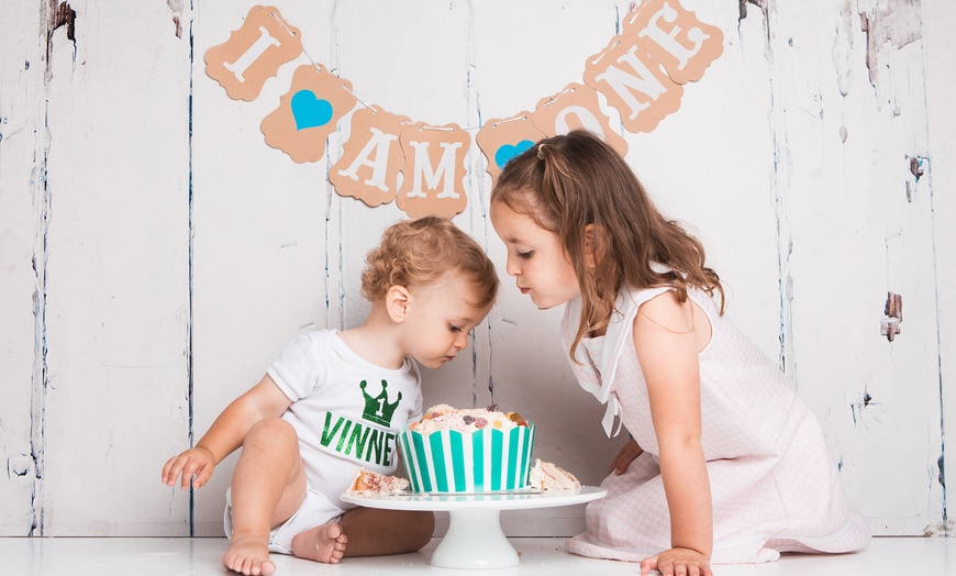 Image 3: Cake Smash Child Photoshoot