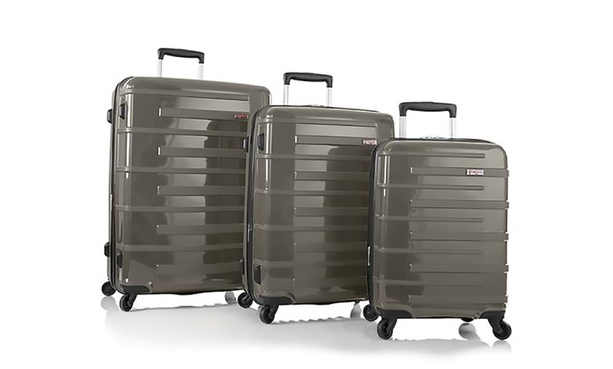 Image 6: Three-Piece Luggage Set