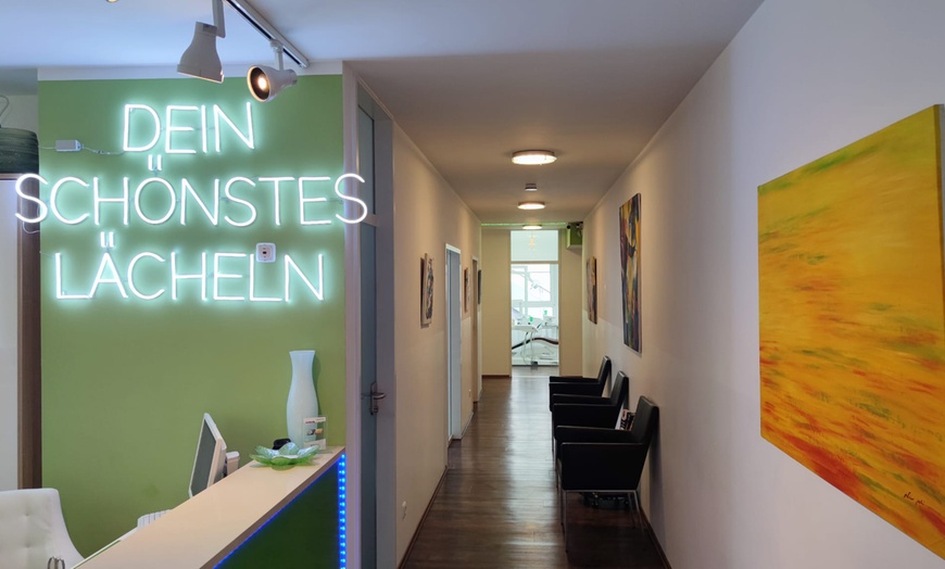 Image 1: 59 od. 89€ Wertgutschein: professionelle Zahnreinigung od. -bleaching