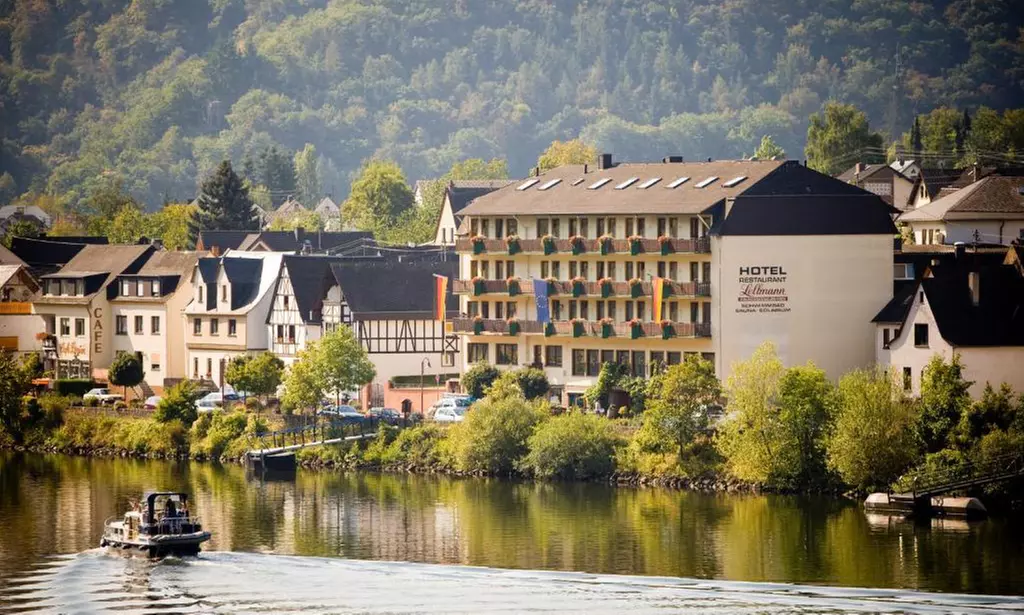 Mosel: Doppelzimmer für Zwei inkl. Frühstück und Bio-Sauna im 3-Sterne-Superior Hotel Lellmann - Primary Image