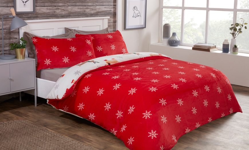 Image 2: Winter Sausage Dogs Duvet Set