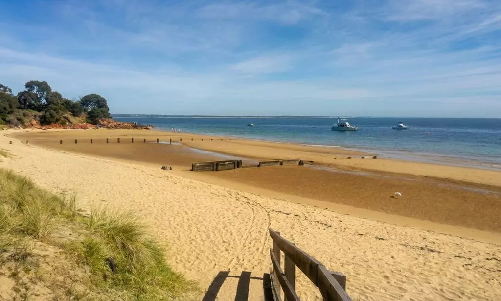 Phillip Island: Deluxe 2 or 3 Bedroom Cabin with Wine & Late Check-out