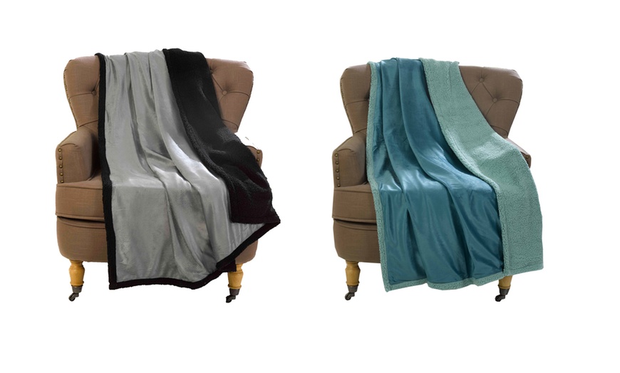 Image 6: Two Reversible Sherpa Throws 