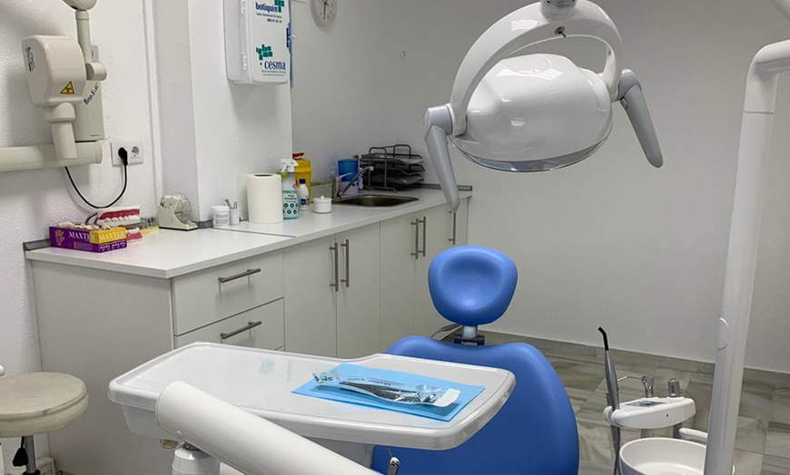 Image 3: Limpieza dental y blanqueamiento