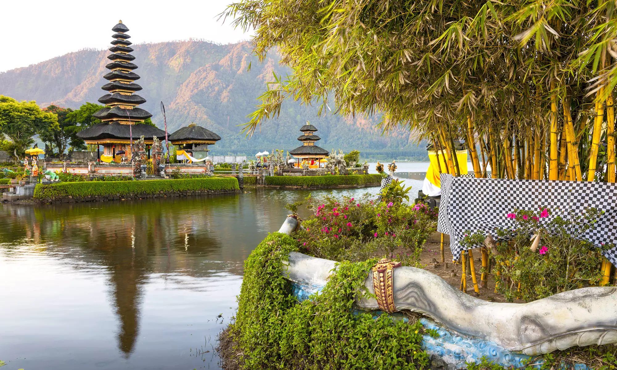 ✈ 10-Day Tour of Bangkok, Pattaya & Bali with Air from Intertrips 