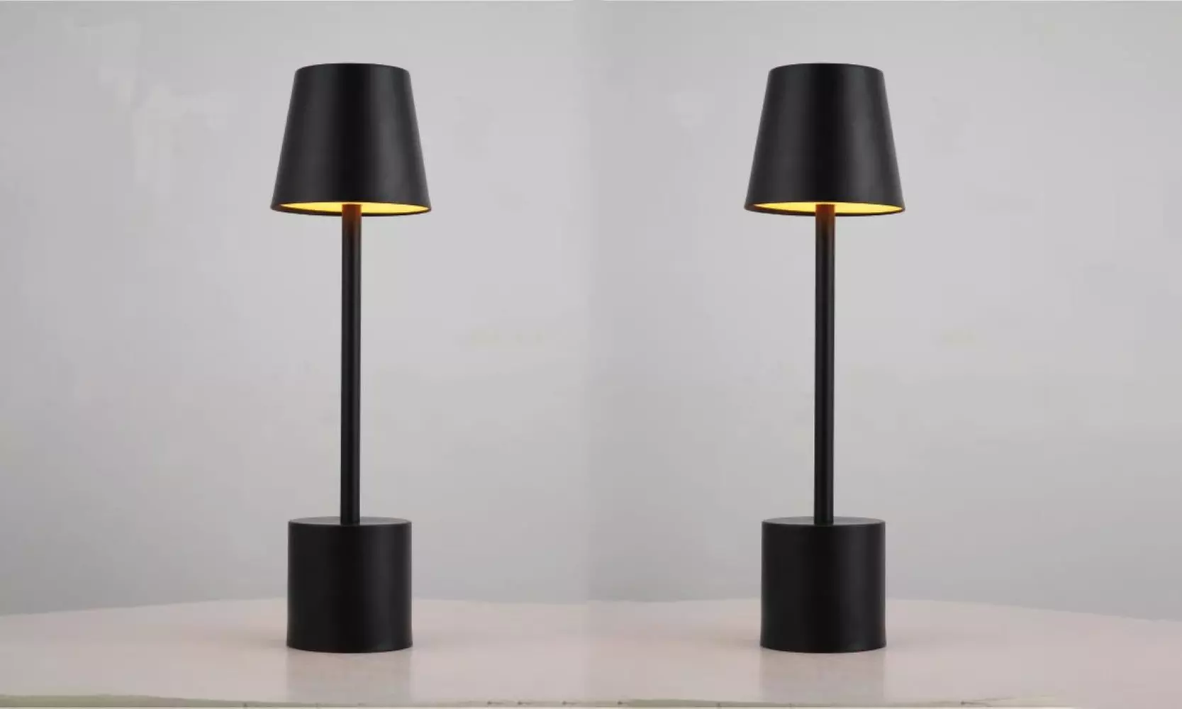 Set con 2 lampade a LED ricaricabili da scrivania Pyramidea