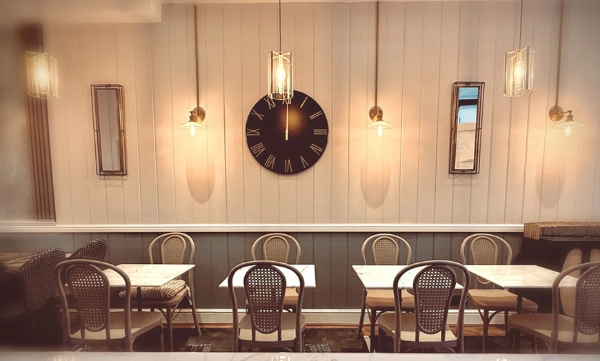 Image 7: Indulge in Classic or Sparkling Afternoon Tea for 2 or 4 People