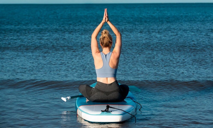 Image 2: Experiencia de SUP yoga o pilates de 1 hora para 1 o 2 personas