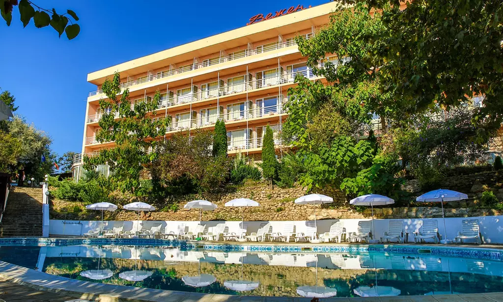 Bułgaria, Złote Piaski: 10-dniowa wycieczka z pobytem w hotelu, all inclusive, transportem i więcej z biurem Grupa Plus - Primary Image