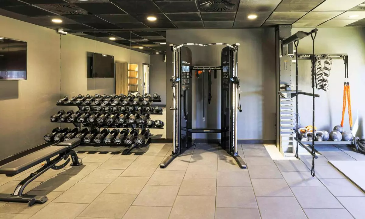 4* Liverpool: Standard King Room Stay with Breakfast and Late Checkout