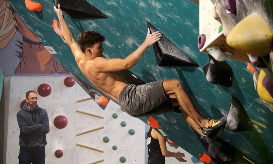 Image 2: Bouldering: całodzienne bilety, zajęcia z instruktorem lub karnety