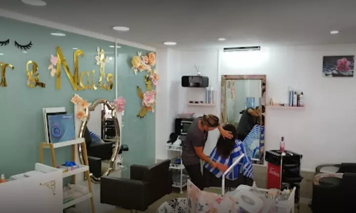 Sesión de peluquería con lavado, masaje y peinado en Godely