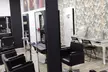 Sesión de peluquería con corte y tratamiento capilar o tinte en opción en Centro de belleza Virginia Arias - Second Medium