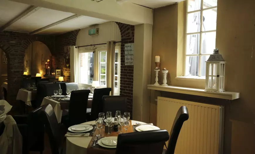 Image 3: Heerlijk menu met cava en Sizzling 