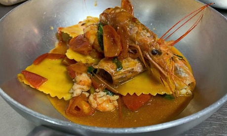 Menu di coppia fuori porta con vino a 2 passi dal lago di Bracciano al Ristorante Enjoy (sconto fino a 48%)