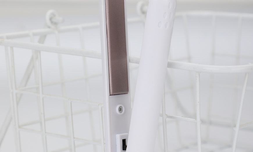 Image 6: Mini Portable USB Hair Straightener