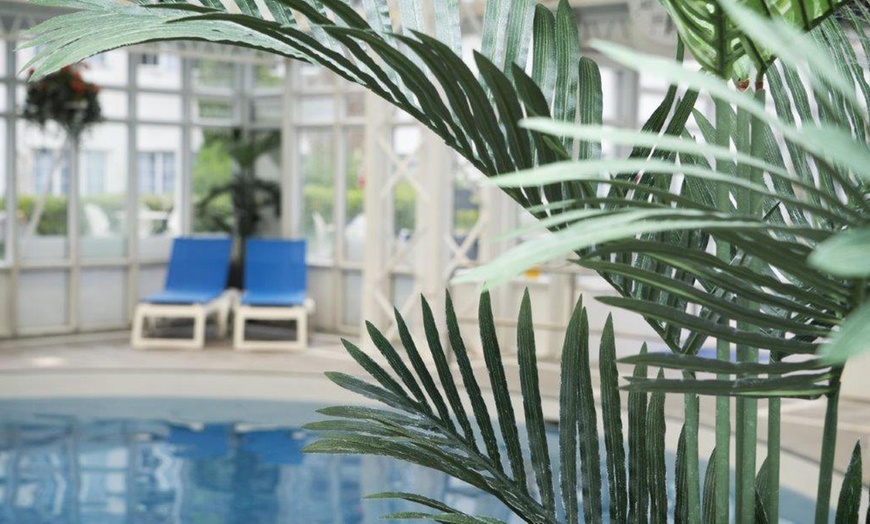 Image 15: Basingstoke: Standard Double or Twin with Breakfast