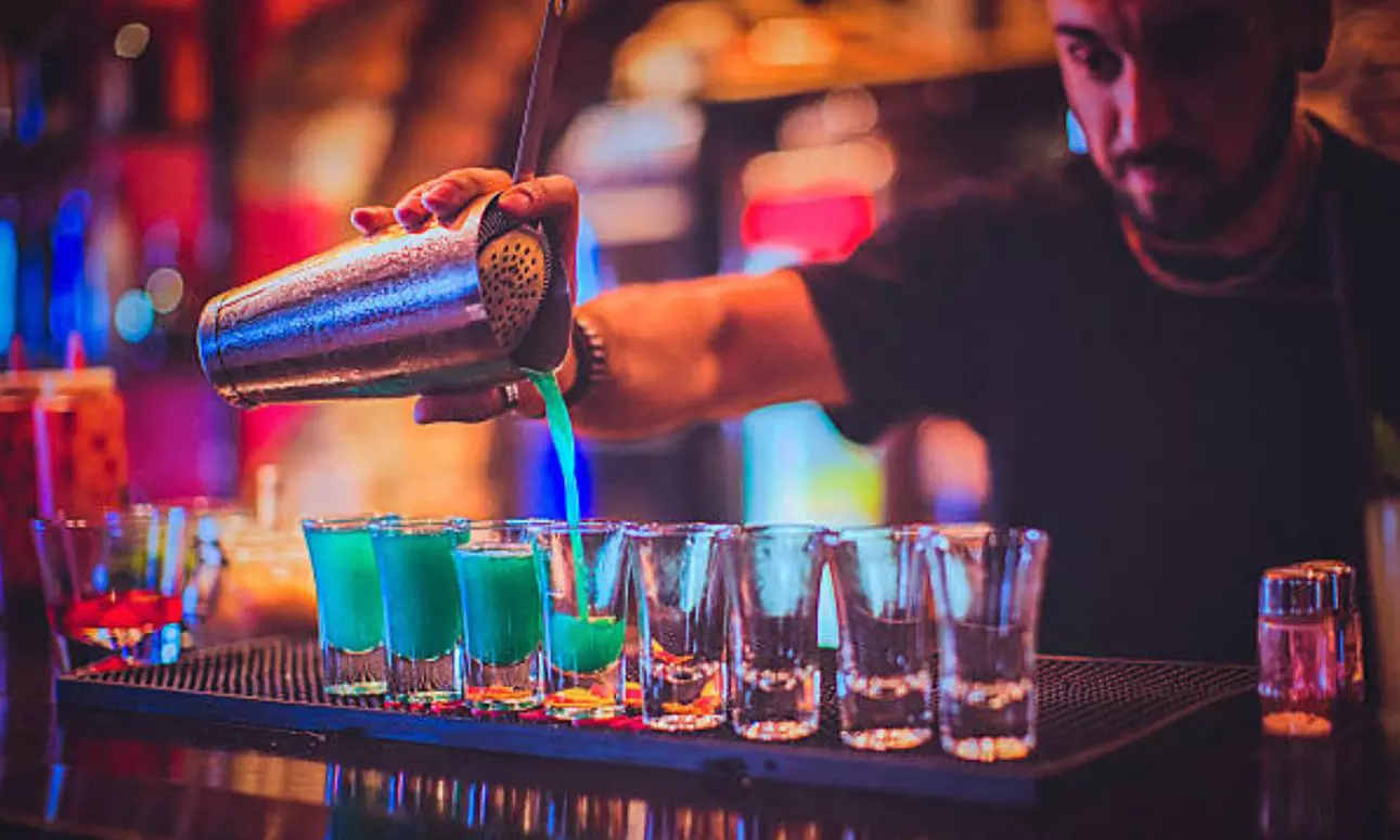 Entrada con 4 cócteles y show de baile en Circus Alcalá