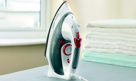 Ferro da stiro a vapore Black & Decker disponibile in 2 modelli
