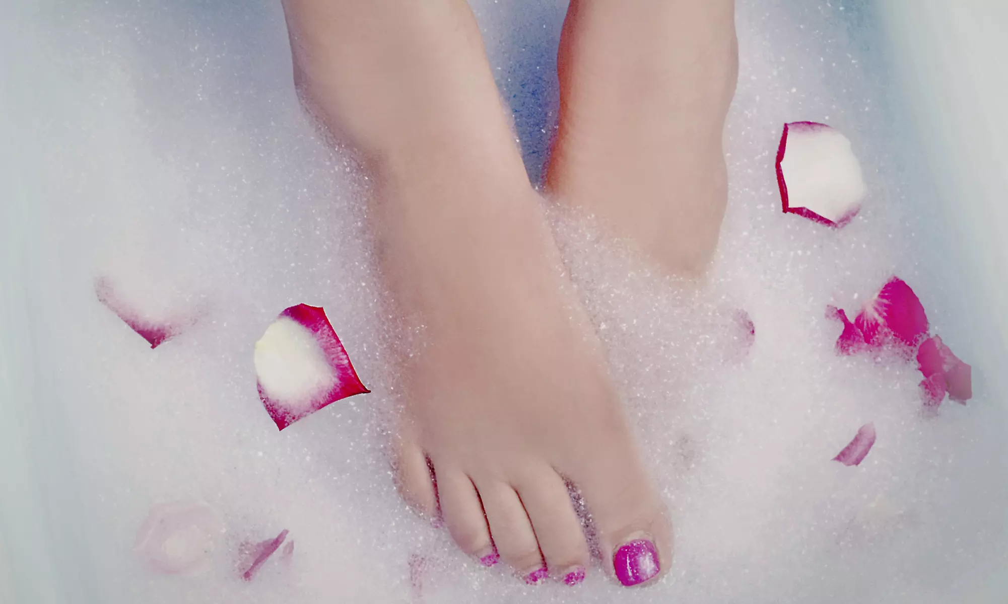 Klassische Maniküre und / oder Pediküre mit Shellack für schöne Nägel