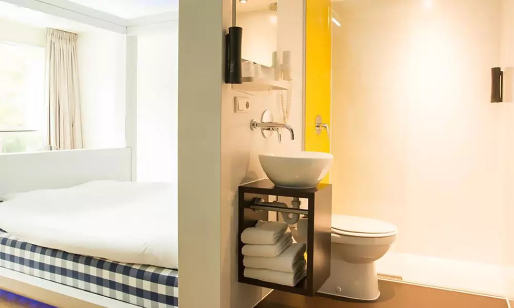 Amsterdam-Zuid: Standard or Large Double Room for 2 People