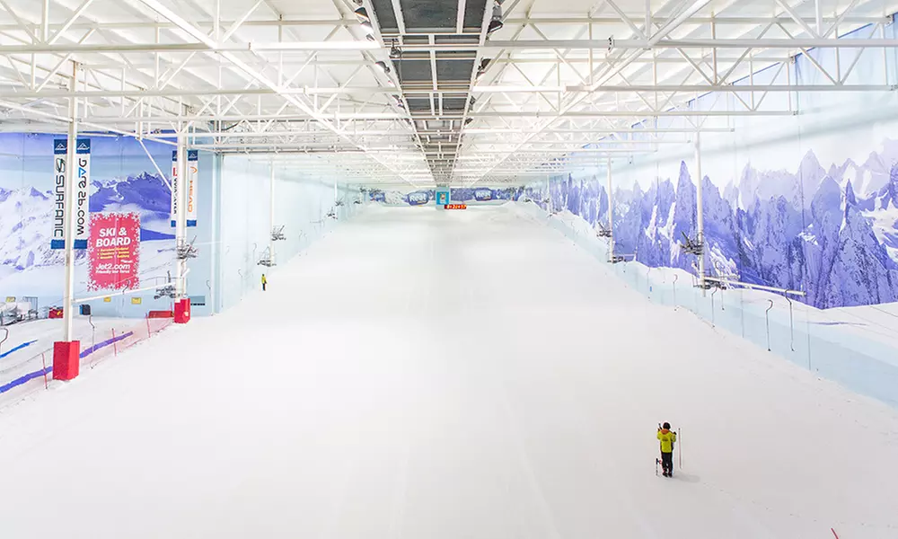 Beginner Ski or Snowboard Lesson For One (£35) or Two (£70) People at Chill Factore (50% Off) - Image 2