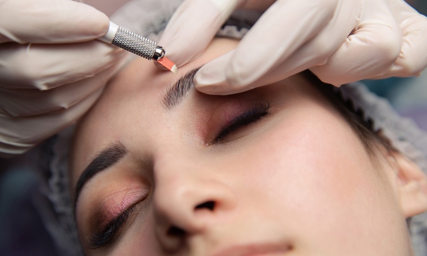 Image 1: Redonnez de l'éclat à votre regard avec le microblading