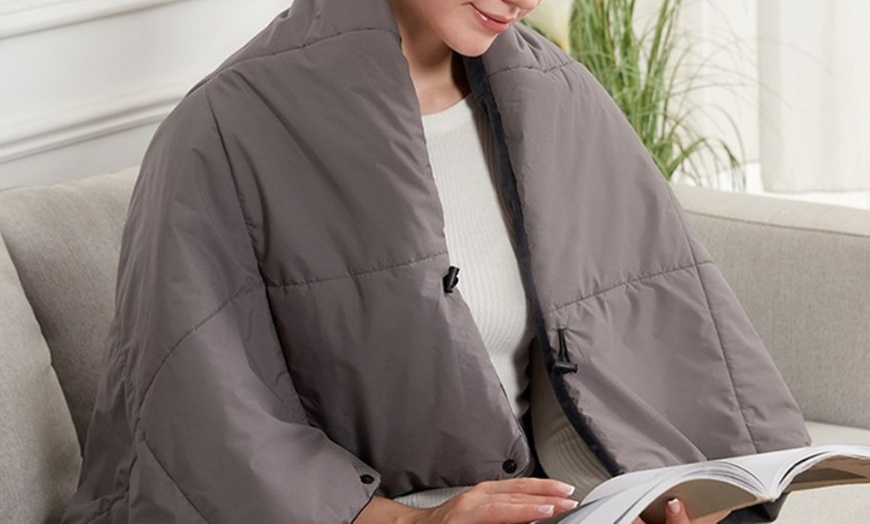 Image 2: 2-in-1 USB Fast Heating Gilet and Blanket