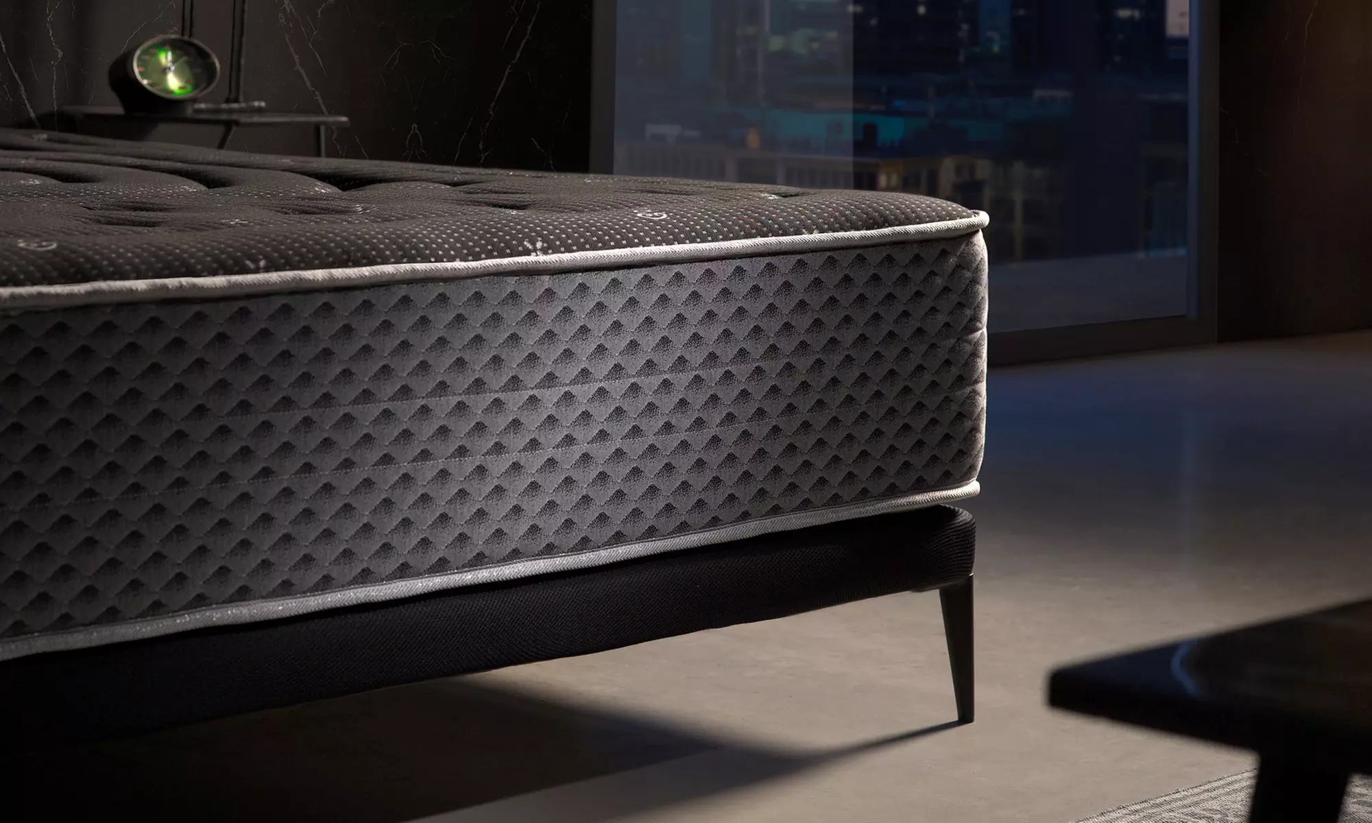 Matras 'Cashmere Black Edition' van 27 cm