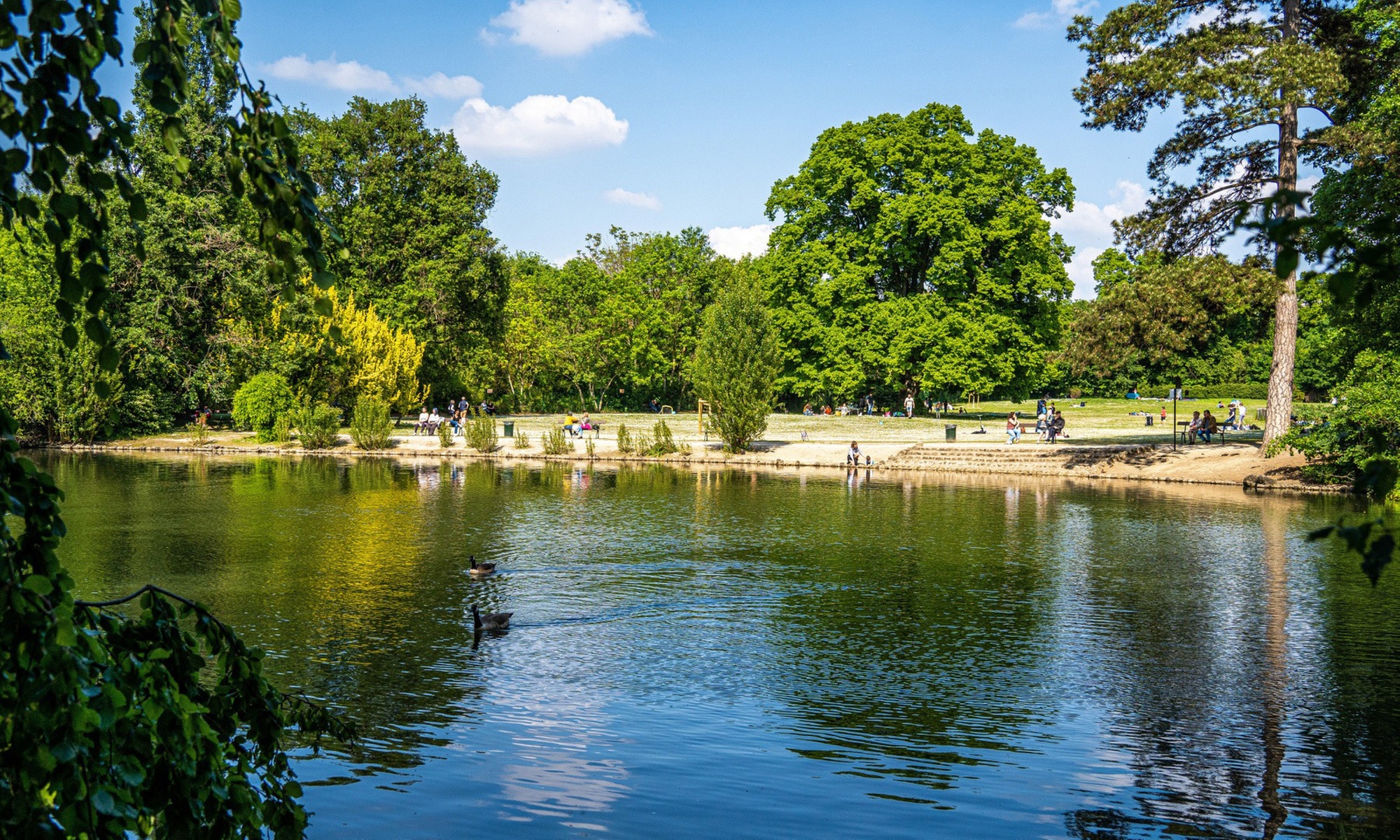 Paris: Standard-Zimmer mit Queensize-Bett