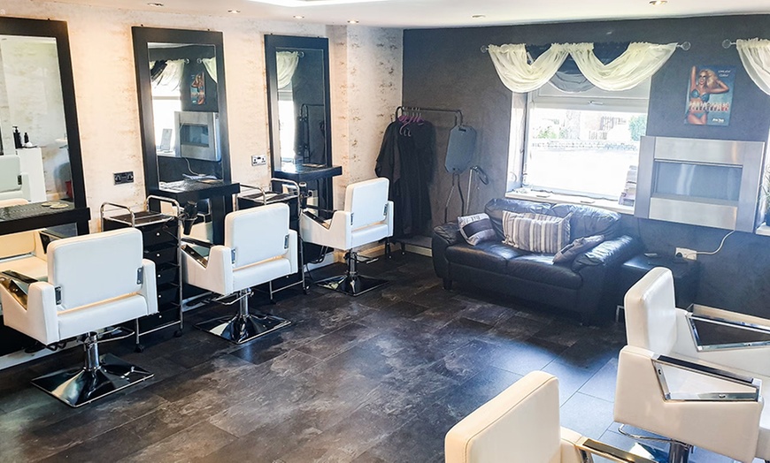 Image 2: Angelic Reiki Healing 30, 60 or 90 Minute Sessions with Optional Tarot