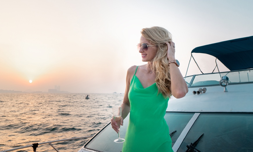 Image 19: Experience a Morning / Sunset / Night Tour for 2 hours!